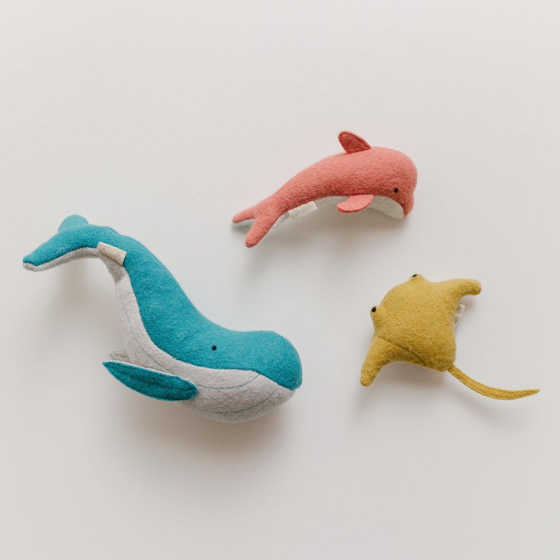 Holdie Folk - Ocean Animals by Olli Ella engage in imaginative play on an underwater guide.